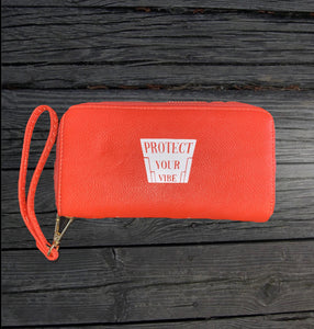 Detachable wrist strap wallet